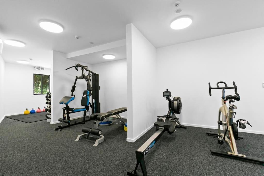 Alex Apt With Onsite Gym And Walk To Town Distretto di Distretto di Queenstown Esterno foto